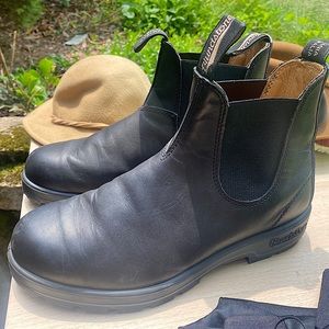 Men’s Blundstone Boots size 8.5
